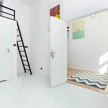 Aleje Jerozolimskie 85 By Renters דירה