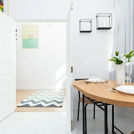 Aleje Jerozolimskie 85 By Renters *