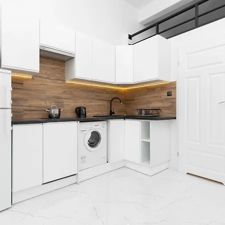 Aleje Jerozolimskie 85 By Renters Warszawa